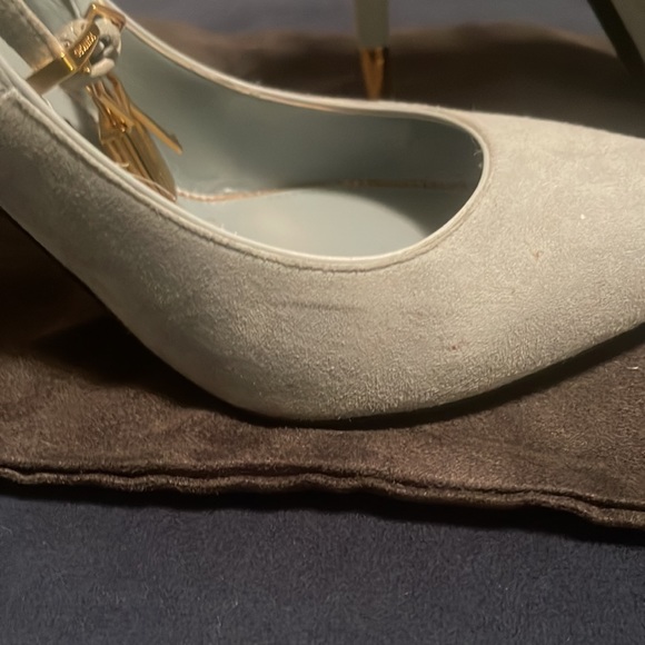 Tom Ford Padlock Pumps Light Blue Suede - Picture 5 of 6